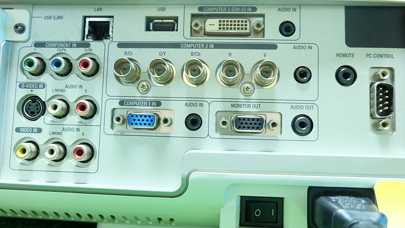 NEC NP3150 thuộc dòng sản phẩm máy chiếu độ sáng cao