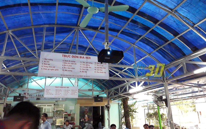Lắp máy chiếu bóng đá cho quán bia hơi tại Hà Nội