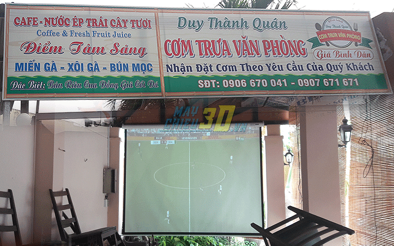Lắp đặt máy chiếu xem bóng đá cho quán cafe sân vườn tại Quận 2