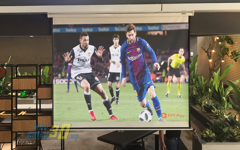 Máy chiếu bóng đá bán chạy nhất hiện nay do VNPC cung cấp